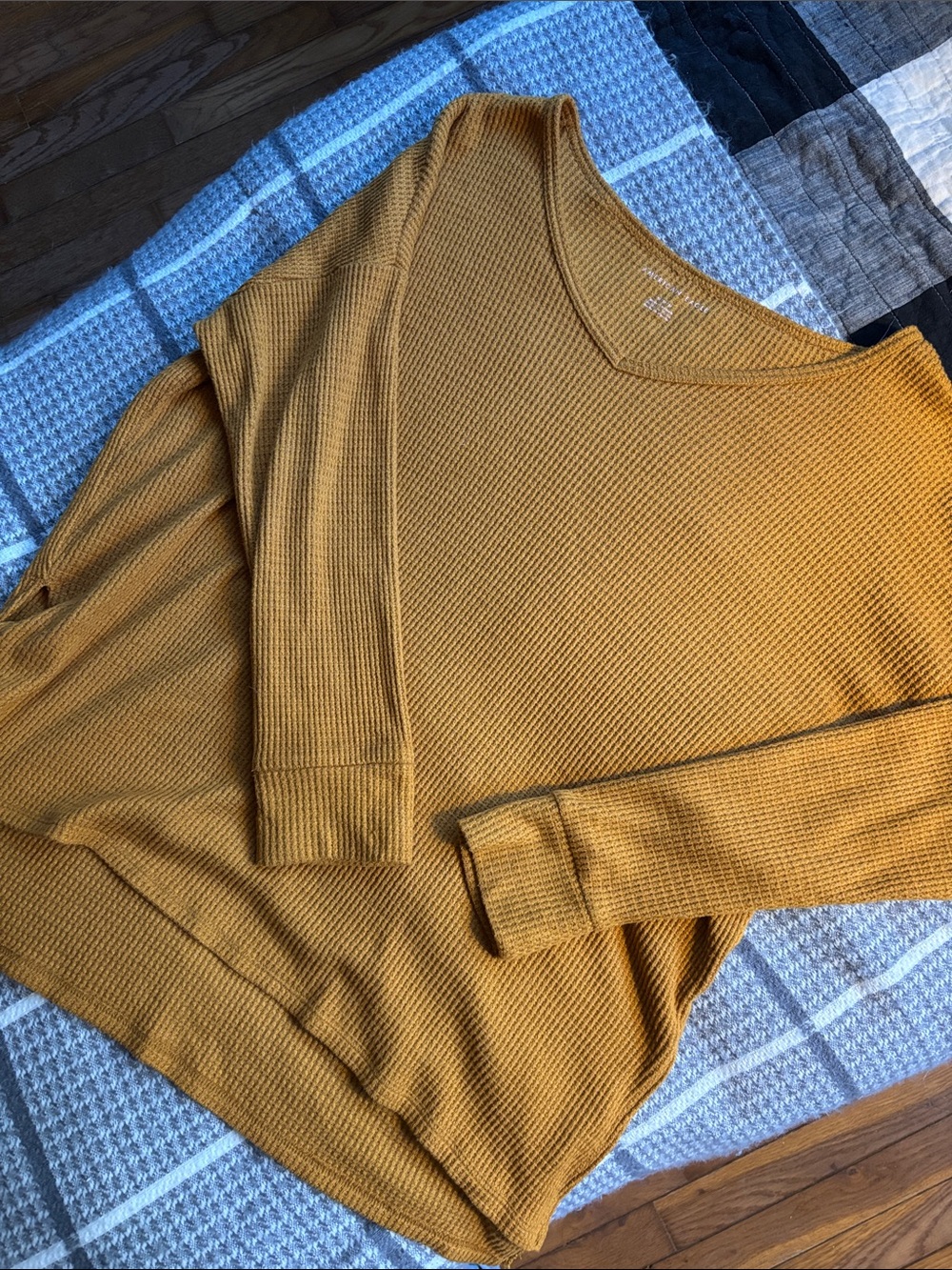 American Eagle Outfitters Mustard Yellow V-Neck Waffle Knit Sweater